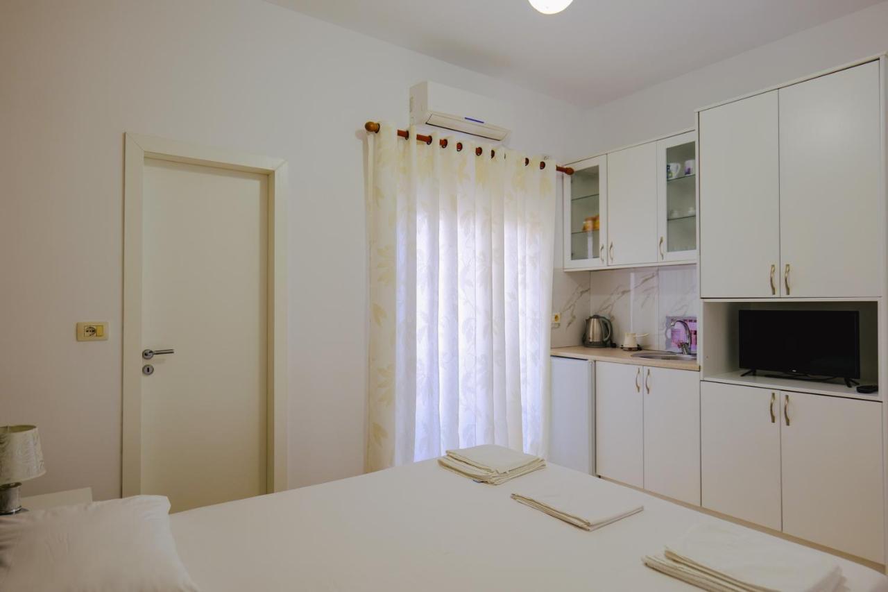 Eleni Guest House Σαράντα Εξωτερικό φωτογραφία